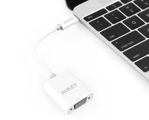 Aukey USB-C to VGA 変換アダプタ