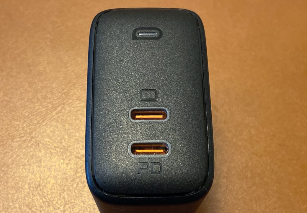 aukey-pa-b3-b4-10.jpg PA-B4のポート部