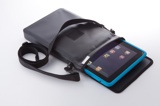トリニティ、耐候性素材を用いたiPad用アウトドアバッグ「Outdoor Bag for iPad」を発売